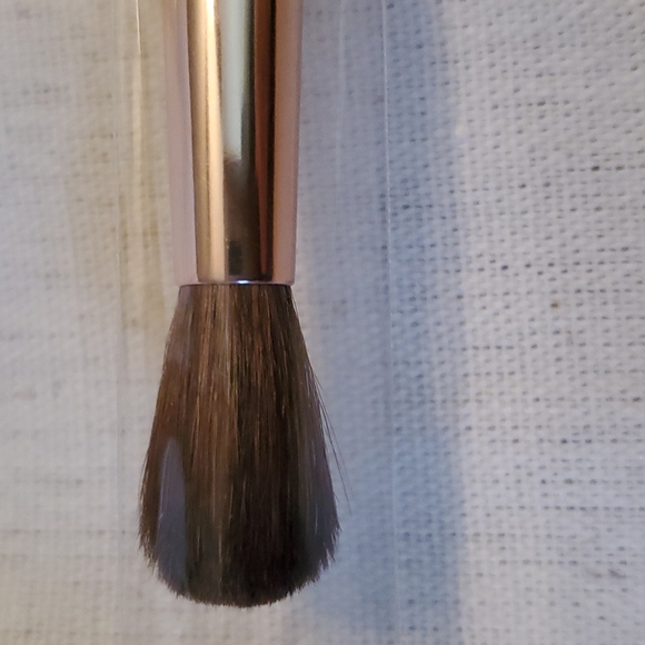 Charlotte Tilbury Eye Blender Brush NIB - Picture 2 of 6
